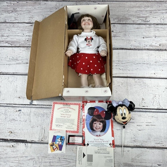 Walt Disney World Girl Hand crafted Doll Ashton Drake‎ Minnie Mouse by Tomescu - Picture 1 of 13